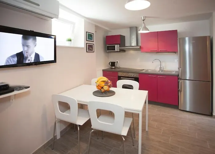 Brand New Damir In Center Apartment *