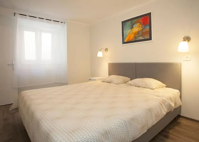 Brand New Damir In Center Apartment *