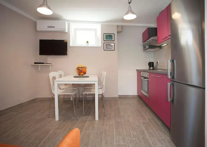 Brand New Damir In Center * Split