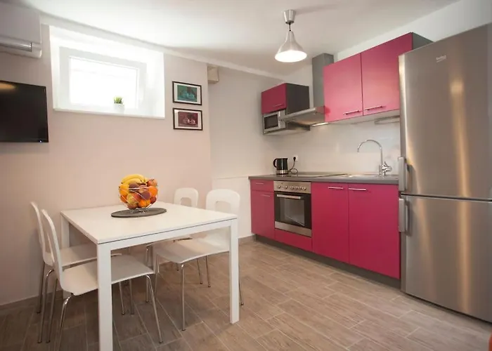 Brand New Damir In Center * Split