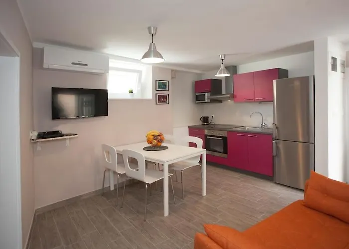 Brand New Damir In Center Apartment