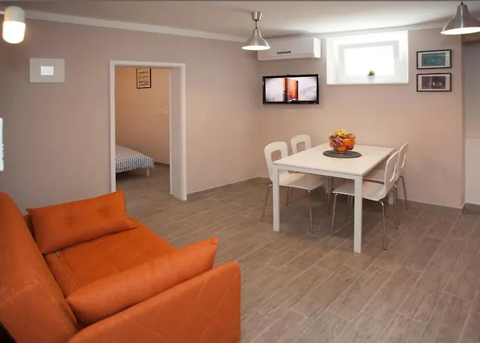 Brand New Damir In Center Apartment