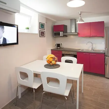 Brand New Damir In Center Apartment *