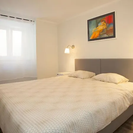 Brand New Damir In Center Apartment *