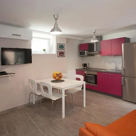 Brand New Damir In Center Apartment