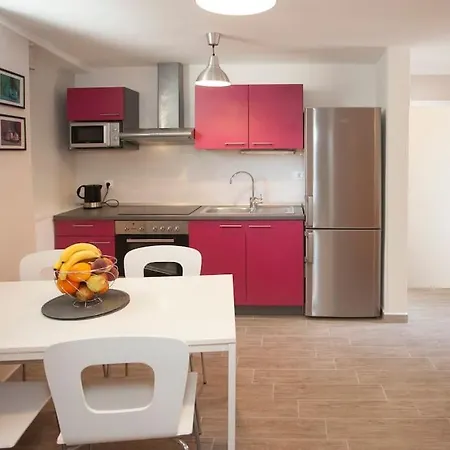 Brand New Damir In Center Split