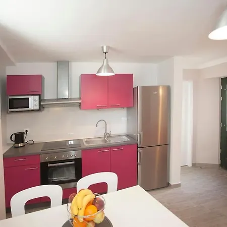 Brand New Damir In Center Split