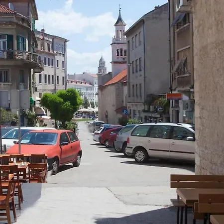 Brand New Damir In Center *