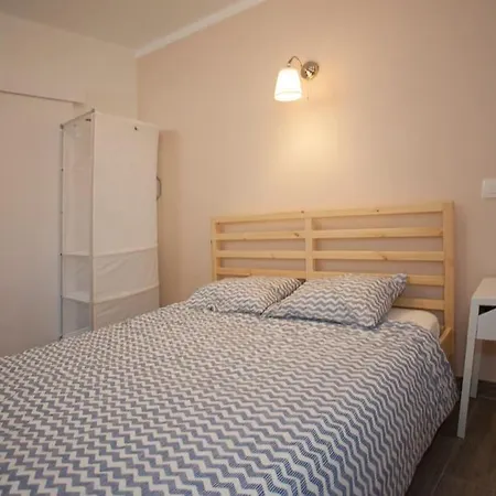 Brand New Damir In Center Split